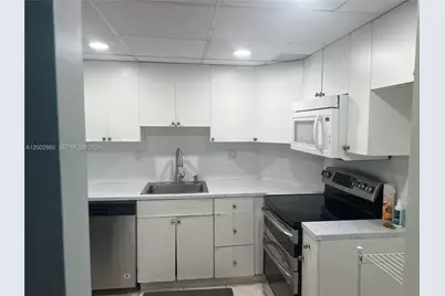 300 Bayview Dr #1410, Sunny Isles Beach, FL 33160 - Photo 5