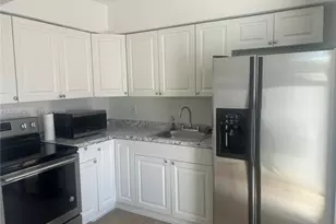 412 SW 10th St, Hallandale Beach, FL 33009 - Photo 13