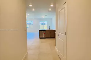 178 NE 14th Ave, Homestead, FL 33033 - Photo 5