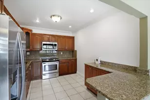 687 W 39th Pl, Hialeah, FL 33012 - Photo 13