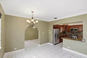 687 W 39th Pl, Hialeah, FL 33012 - Photo 7