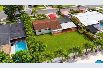 687 W 39th Pl, Hialeah, FL 33012 - Photo 1