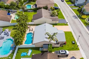 13721 Oak Ridge Dr, Davie, FL 33325 - Photo 41
