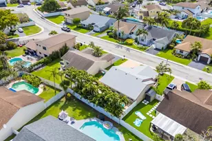 13721 Oak Ridge Dr, Davie, FL 33325 - Photo 49