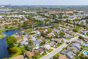 13721 Oak Ridge Dr, Davie, FL 33325 - Photo 45