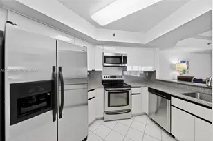 6767 Collins Ave, Miami Beach, FL 33141 - Photo 15