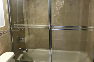 7075 NW 186th St, Hialeah, FL 33015 - Photo 9