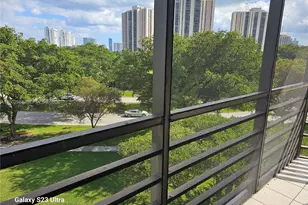 20400 W Country Club Dr, Aventura, FL 33180 - Photo 5