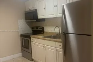6950 W 6th Ave, Hialeah, FL 33014 - Photo 13