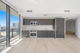 55 SW 9th St, Miami, FL 33130 - Photo 15
