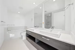 55 SW 9th St, Miami, FL 33130 - Photo 29