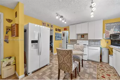 1490 NW 8th St, Homestead, FL 33030 - Photo 11
