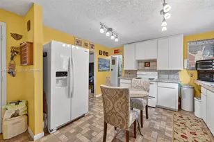 1490 NW 8th St, Homestead, FL 33030 - Photo 11