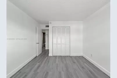 606 W 81st St #120, Hialeah, FL 33014 - Photo 7