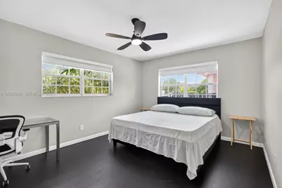 172 NW 116th St, Miami, FL 33168 - Photo 15