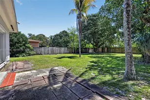 172 NW 116th St, Miami, FL 33168 - Photo 25