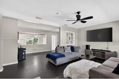 172 NW 116th St, Miami, FL 33168 - Photo 3