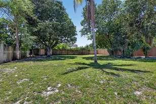 172 NW 116th St, Miami, FL 33168 - Photo 27