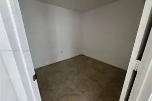 253 NE 2nd St, Miami, FL 33132 - Photo 11