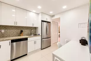 9500 W Bay Harbor Dr, Bay Harbor Islands, FL 33154 - Photo 9