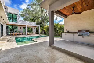 824 NE 111th St, Biscayne Park, FL 33161 - Photo 57