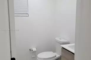 9371 Fontainebleau Blvd, Miami, FL 33172 - Photo 9