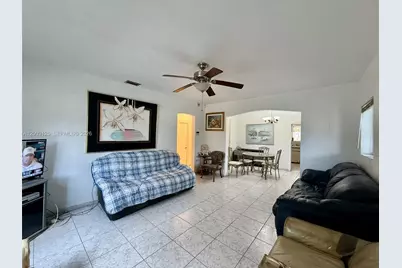 3000 NW 5th St, Miami, FL 33125 - Photo 5