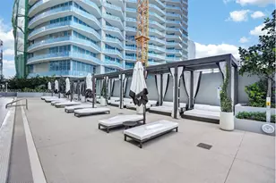 77 SE 5th St, Miami, FL 33131 - Photo 29