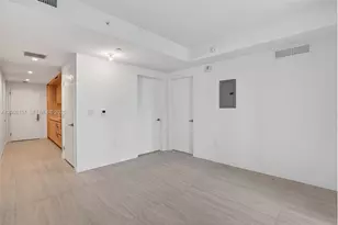 77 SE 5th St, Miami, FL 33131 - Photo 13