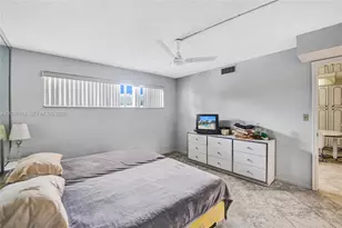 811 S Hollybrook Dr, Pembroke Pines, FL 33025 - Photo 19