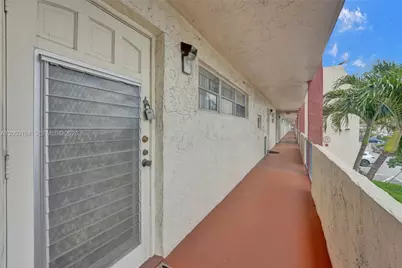 811 S Hollybrook Dr #207, Pembroke Pines, FL 33025 - Photo 23