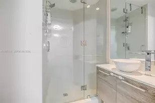 650 NE 32nd St, Miami, FL 33137 - Photo 9