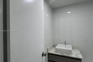2312 S Cypress Bend Dr, Pompano Beach, FL 33069 - Photo 21