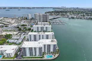 7501 E Treasure Dr, North Bay Village, FL 33141 - Photo 43
