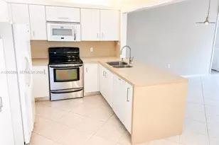 464 NE 210th Cir Terrace, Miami, FL 33179 - Photo 3