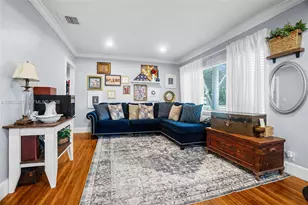 899 E Country Club Cir, Plantation, FL 33317 - Photo 13
