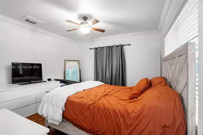 899 E Country Club Cir, Plantation, FL 33317 - Photo 21