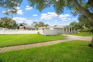 899 E Country Club Cir, Plantation, FL 33317 - Photo 9