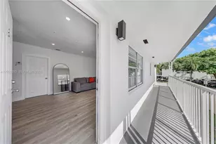 2464 SW 22nd St, Miami, FL 33145 - Photo 15