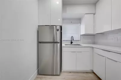 2464 SW 22nd St #5, Miami, FL 33145 - Photo 3