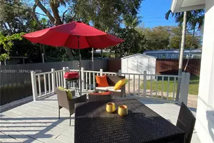 951 NE 116th St, Biscayne Park, FL 33161 - Photo 9