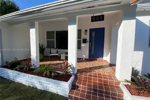 951 NE 116th St, Biscayne Park, FL 33161 - Photo 15
