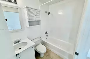 60 SW 13th St, Miami, FL 33130 - Photo 11