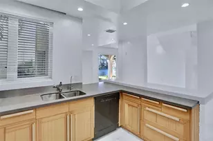 21032 NE 32nd Ave, Aventura, FL 33180 - Photo 5
