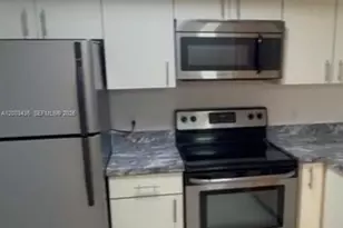 5077 NW 7th St, Miami, FL 33126 - Photo 9