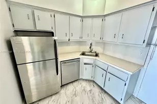 1430 Brickell Bay Dr, Miami, FL 33131 - Photo 11