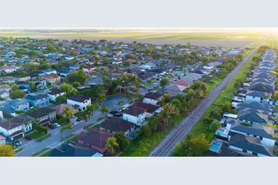 15893 SW 138th Ter, Miami, FL 33196 - Photo 45