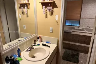 6010 NW 201st Ln, Hialeah, FL 33015 - Photo 31