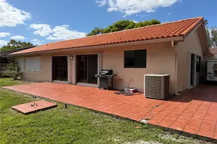 6010 NW 201st Ln, Hialeah, FL 33015 - Photo 35