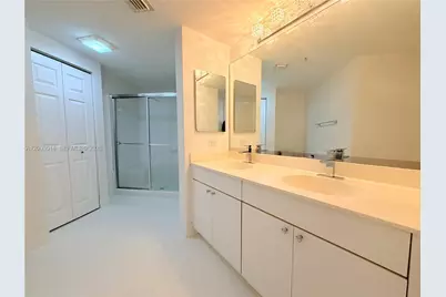 17100 N Bay Rd #1913, Sunny Isles Beach, FL 33160 - Photo 27